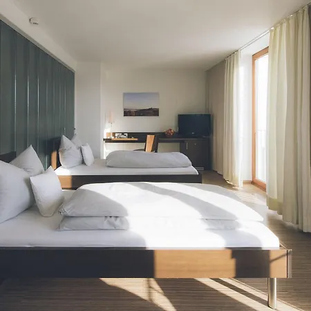 Wildeck & Restaurant Hotel 4*