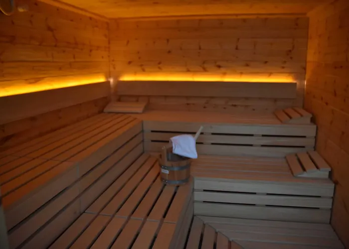 Wildeck & Restaurant Szálloda 4*