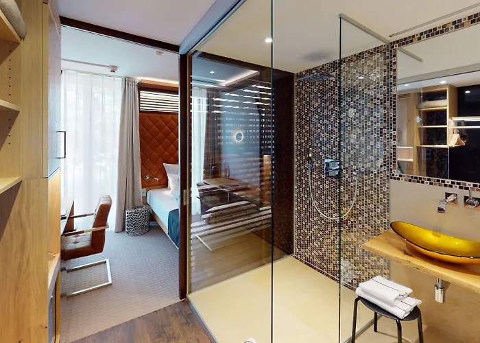 Wildeck & Restaurant Hotel 4*